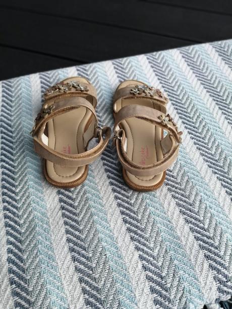 Sandálky, lasocki,30