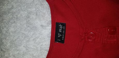 Červený svetrík, next,116