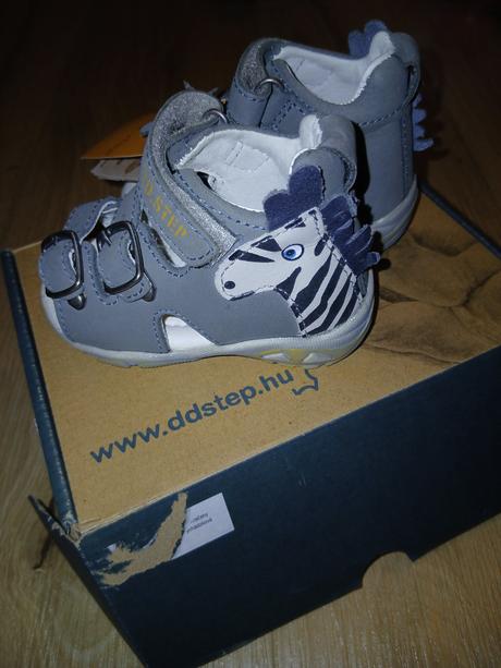 Nové  d.d.steep sandále, d.d.step,19