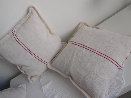 Vankúše menšie , vačšie, podlhovasté,, 