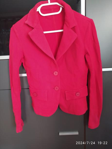 Dámske oblečenie, s