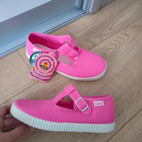 Nové voňavé sandálky (prezúvky) zn.cienta, veľ.30, 30