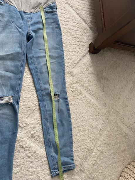 Tehotenské nohavice, 30