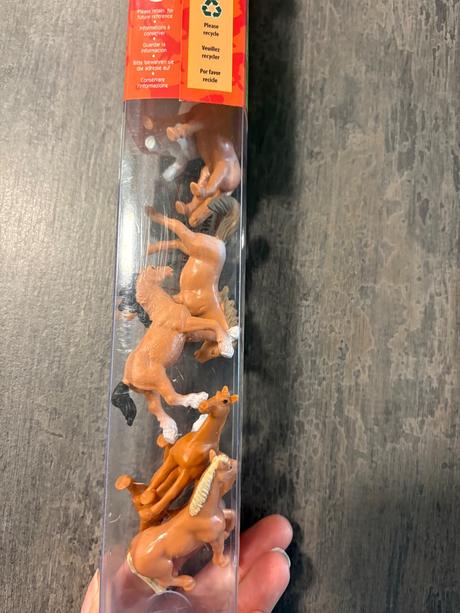 Safari ltd. -kone z farmy mix v tube, 