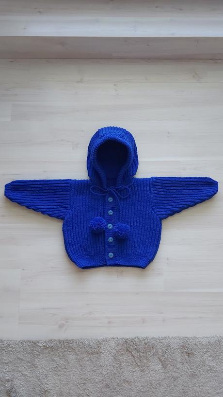 Tmavomodrý štrikovaný svetrík pre bábätko, 62