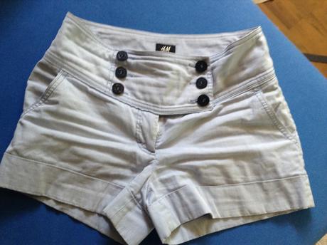Pásikavé šortky, 36