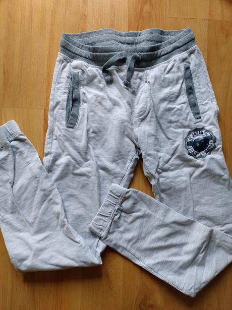 Chlapčenské tepláky, marks & spencer,158