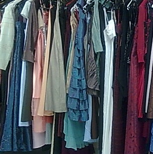 Balík spoločenských šiat,