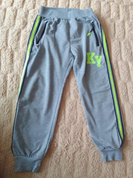 Chlapčenské tepláky, 122