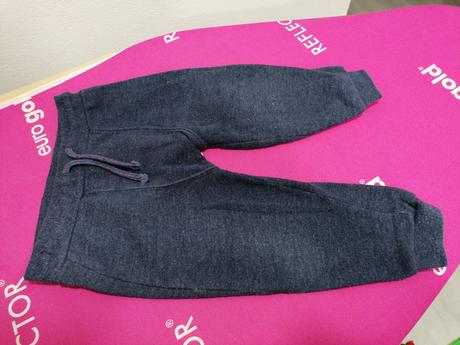 Predám chlapčenské tepláky, 92