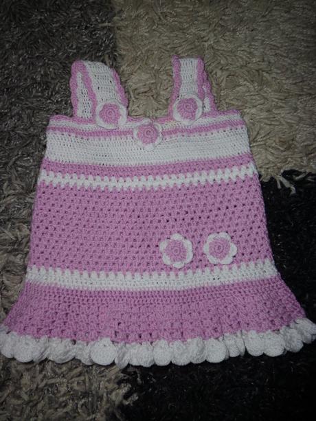 Háčkované šaty v. 62, 62