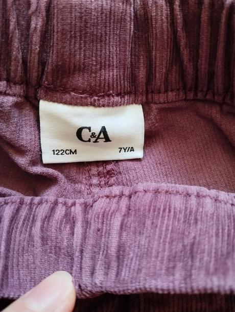 Dievčenské menčestráky, c&a,122