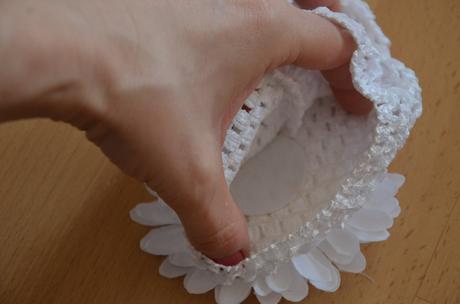 Čiapka s kvetom da sa dat dolu, 62