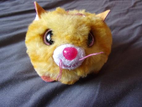 Malá mačka v guľke, 