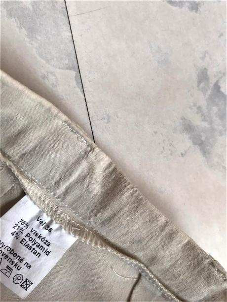 Nohavice s vysokým pásom, 36