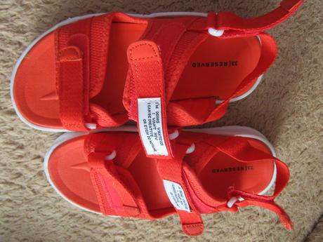 2923. sandále znač., reserved,33