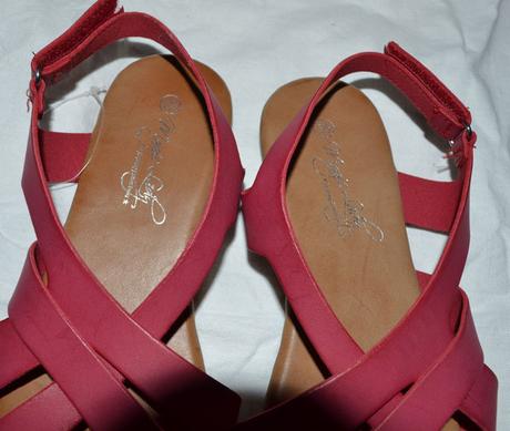 Letné malinové sandálky  zn. ccc, 36