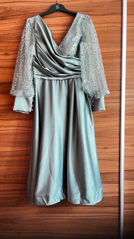 Luxusne spolocenske saty velkost m, m