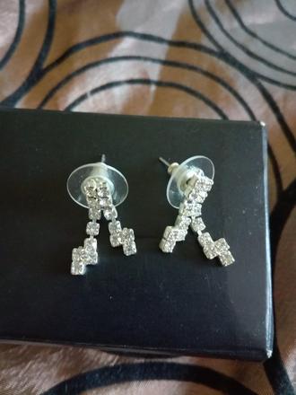 Nadherne náušničky,