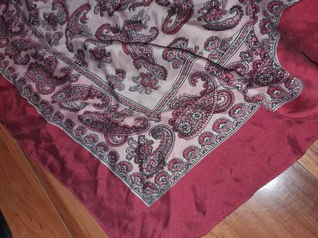 Krásna jemná šatka na krk vacsia,