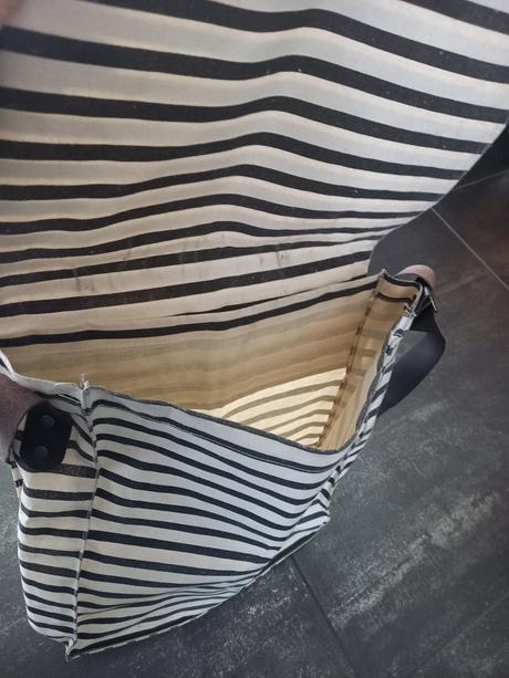 Kvalitna nadcasova kabelka s kozenym popruhom, 