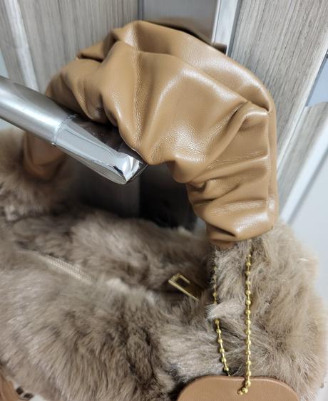 Kožušinková kabelka - hnedá, 