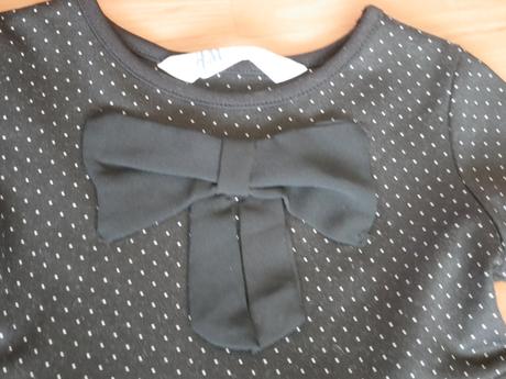 Elegantné čierne šaty s bielymi bodkami a mašľou, h&m,92