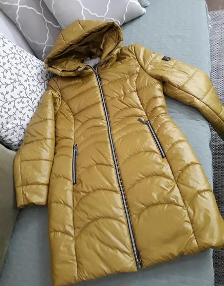 Predám dámsku vetrovku veľkosť č. 38, 38