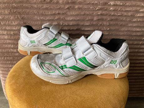 Tenisky na ihrisko, 32