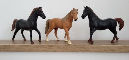 3x kôň - stredná veľkosť, 