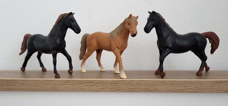 3x kôň - stredná veľkosť, 