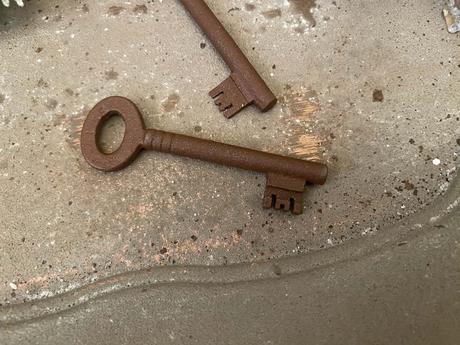 Kovové kľúče v hrdzavom odtieni 2 ks ( sada ), 