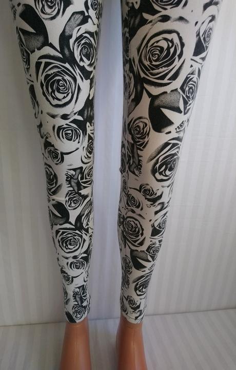 Dámske elastické čierno biele džegíny, smagli ital, s