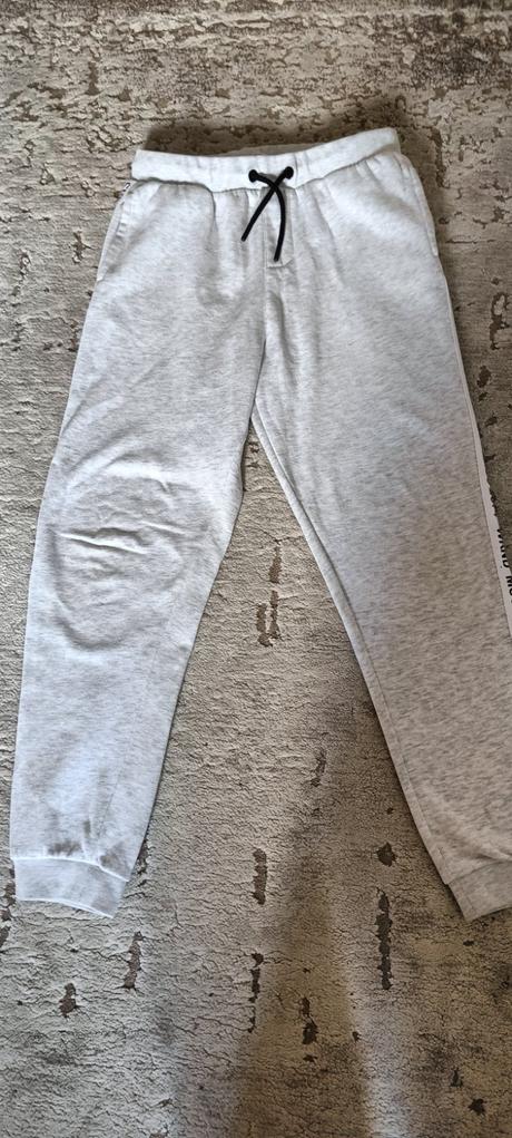 Tepláky 140, sinsay,140