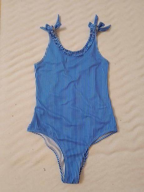 Jednodielne plavky, 134