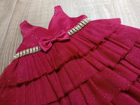 Slávnostné šaty, 74