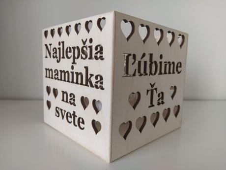 Originálny drevený svietnik pre mamičku, 