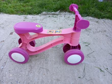 Detské odrážadlo,