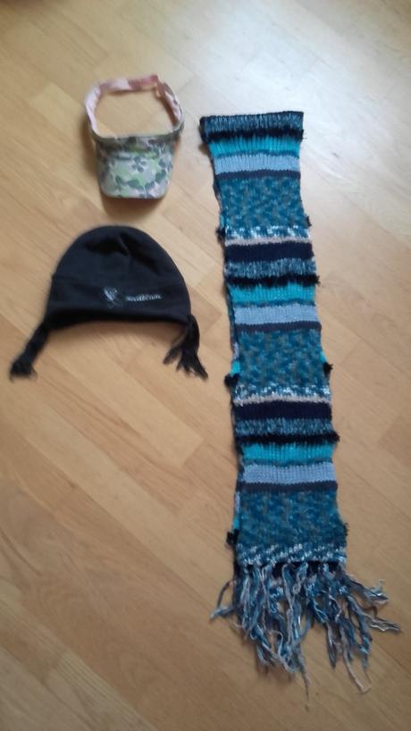 Ciapka, šiltovka, šál, 158