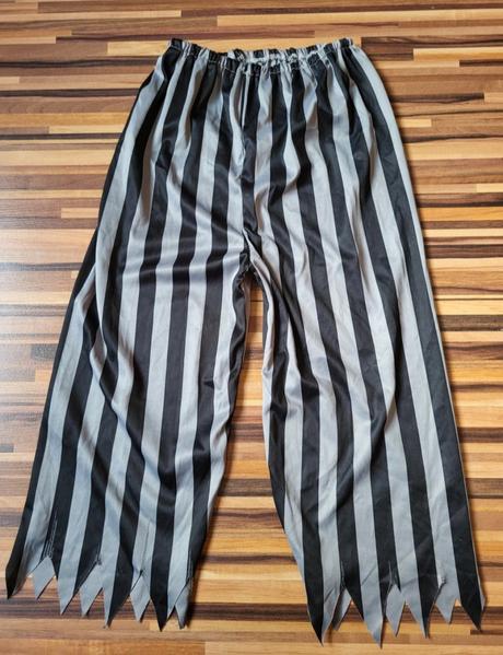 Karnevalové nohavice na 6-8 rokov,