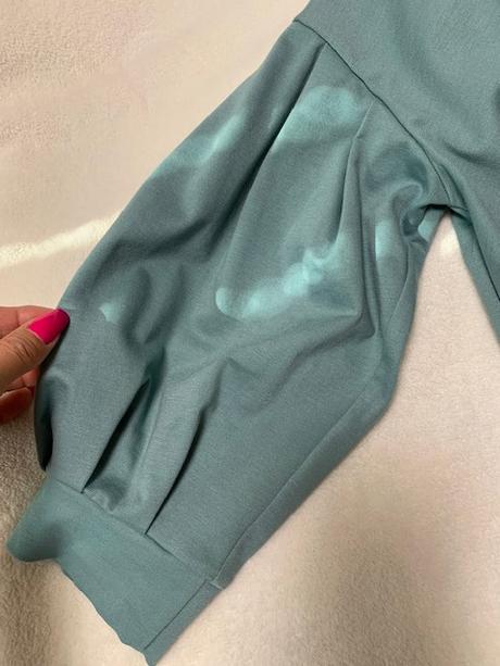 Šaty s nazberanými rukávmi zn. magenta, m / s