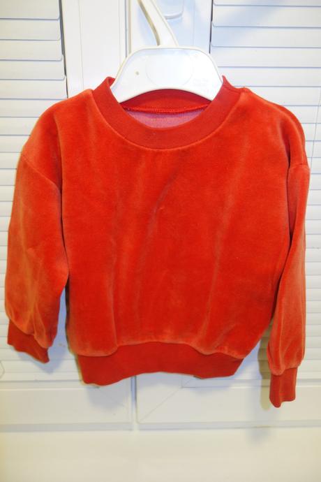 Oranžový zamatový pulóvrik, 68