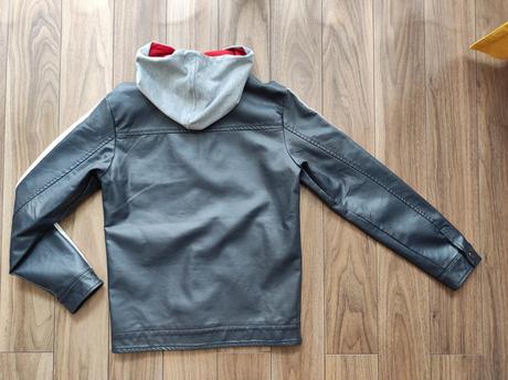 Motorkárska koženka, 158