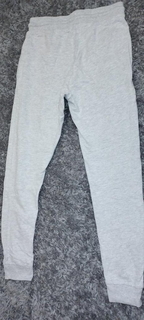 Chlapčenské tepláky, 158