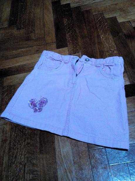 Menčestrová sukňa, 110