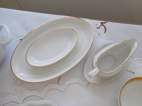 Čechoslovákia značený porcelán taniere+omáčkovník., 