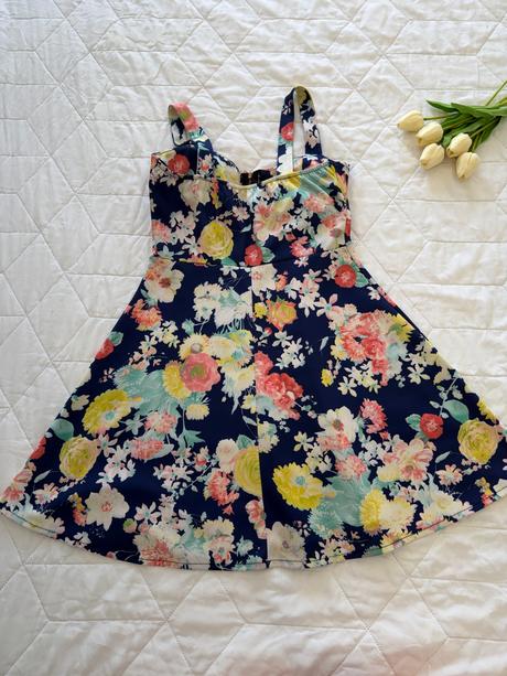 Letné kvetinové mini šaty, m