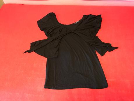 Tricko s velkym volanom vpredu aj vzadu, vel. uni,