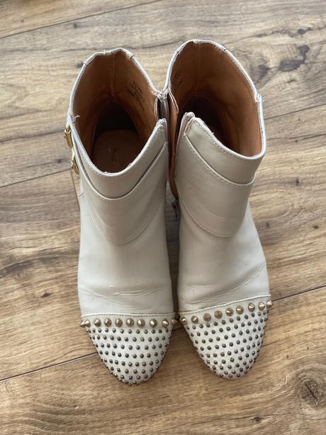 Prechodne cizmicky river island, 37