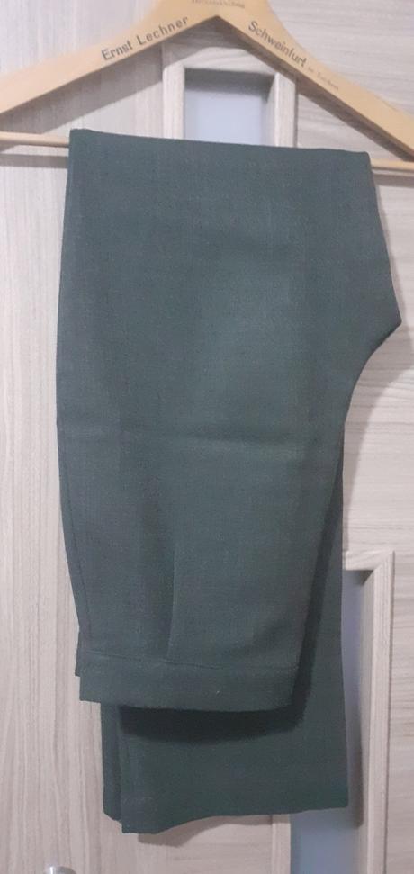 Nohavicový kostým, l